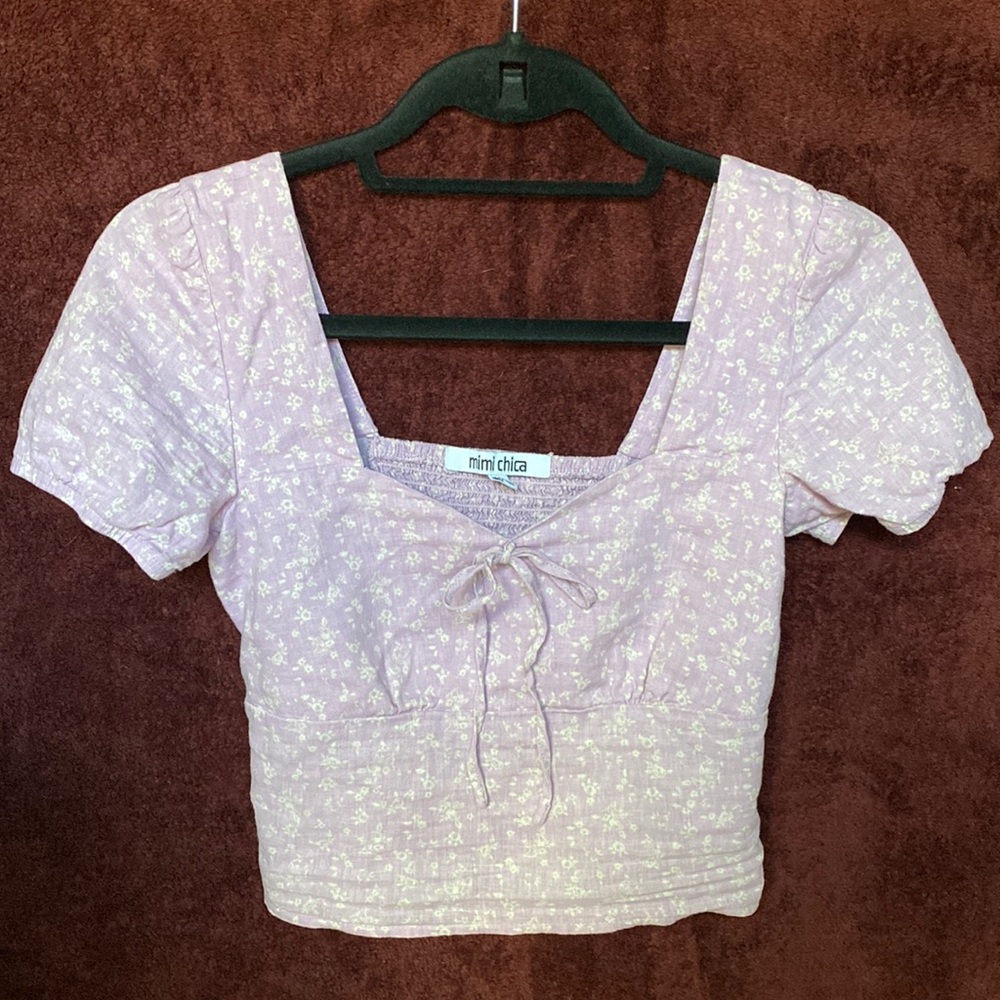 Women’s XS crop blouse with capped sleeves